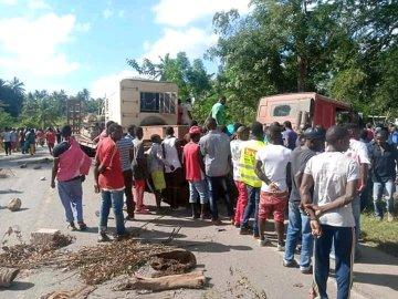 Witnesses at the scene of the accident in Kilifi on Sunday, November 1, 2020.